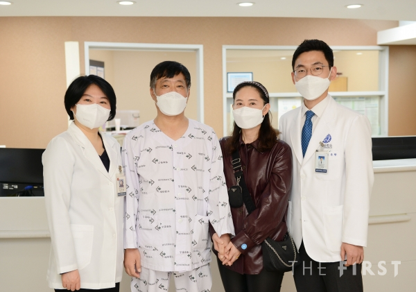 왼쪽부터 김현정 장기이식코디네이터, 김현옥씨, 이소림씨, 이식외과 이주한 교수. (사진=세브란스병원)
