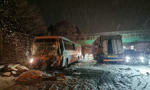 지난해 12월 21일, 서해안고속도로 당진나들목 부근에서 발생한 교통사고 현장(사진: 한국도로공사)